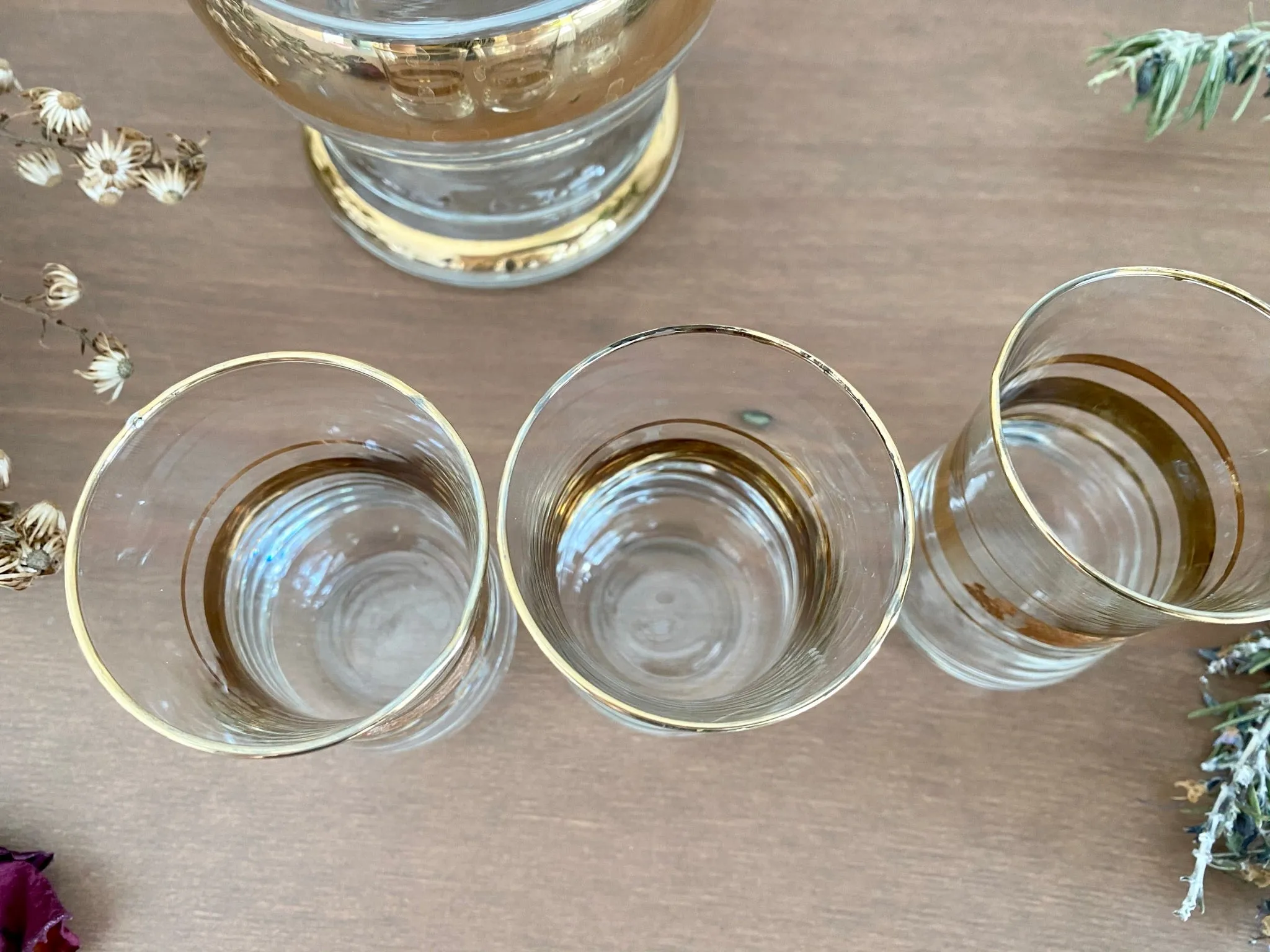 Set à liqueur en verre avec dorures